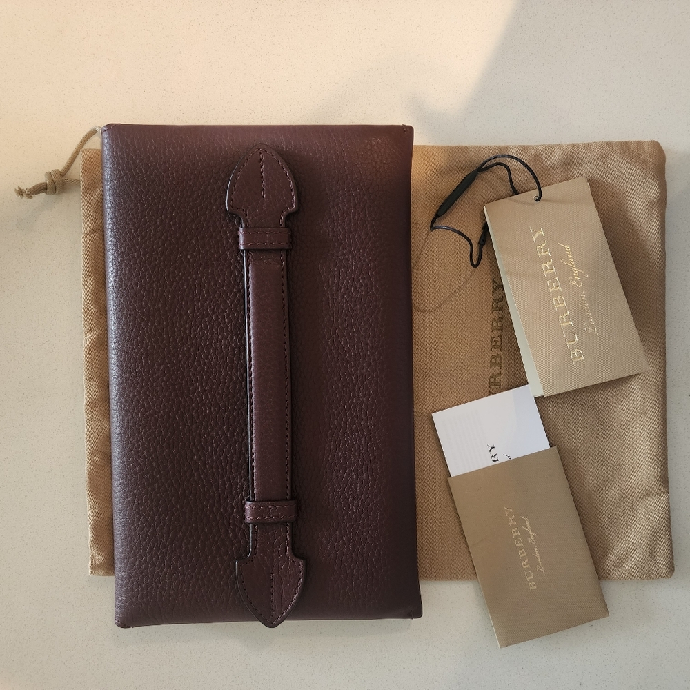 BURBERRY Two-tone Leather Clutch In Deep Claret - Picture 7 of 8